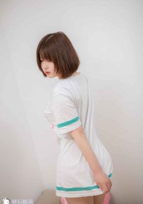 新红楼梦第1—10集电影经典_BD英语高清视频播放