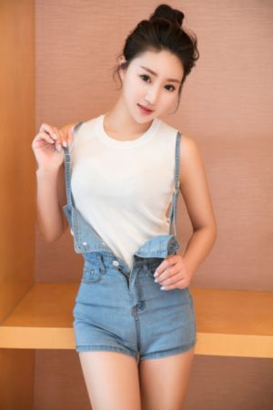 边摸边亲奶边做爰视频_4K手机在线观看