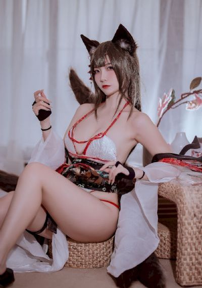 日本吃奶摸下边免费视频_超清免费观看最新